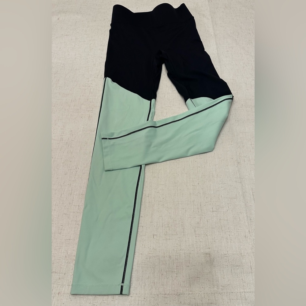 💜ALL ACCESS Black and Mint Leggings - Picture 2 of 9
